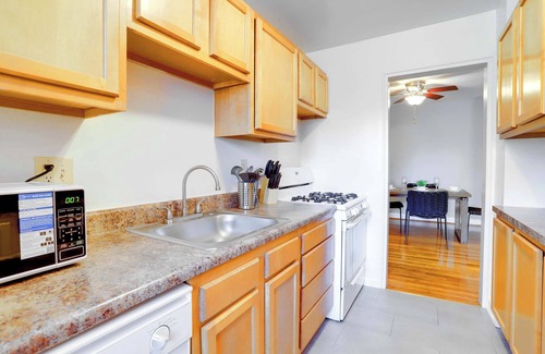 Northeast Alexandria Apartment | Stylish Corporate Apartment in Alexandria