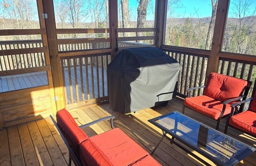 Huntsville House | Stylish & cozy 3-Bedroom Bungalow – Perfect for Memorable Family Escapes!