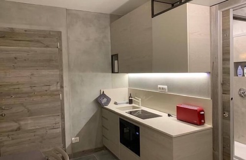 Vassena Apartment | ★Stylish & Cozy★ | ♕Lake View | Margaritaville 1