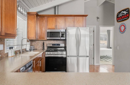 Sudden Valley House | Stylish & Cozy Lakeview Haven Near Lake, Trails & Mt. Baker Skiing