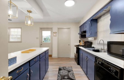 Mobile House | Stylish & Cozy Midtown Home away from Home