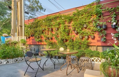 Chang Phueak House | Stylish Deluxe Twin | Perfect for Shared Stay