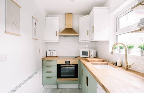 Ormeau House | Stylish Designer 4-Bed Home in the Heart of Belfast