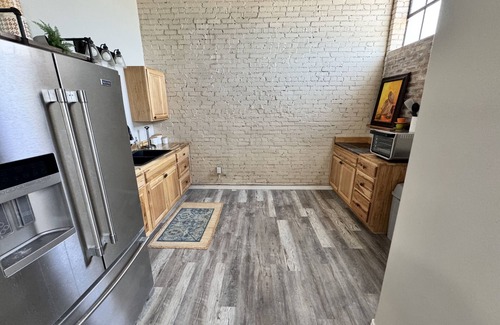 Brownwood Apartment | Stylish downtown apartment in Brownwood close to all of the downtown events