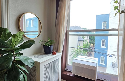 Uptown Condo | Stylish downtown Denver studio in walkable neighborhood.