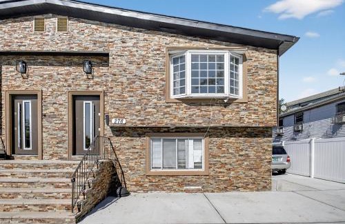 Historic Downtown Apartment | Stylish Downtown Retreat Steps to NYC Duplex