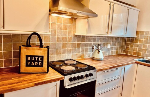 Old Town Apartment | Stylish Edinburgh Apartment Beside Edinburgh Castle