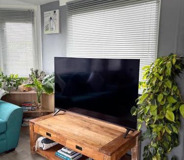 Padstow Other | Stylish Family Friendly 3-Bed Caravan Escape at Seven Bays Park