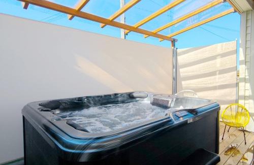 Hillcrest Villa | Stylish Family Retreat in Hillcrest Spa 4 Bedroom and Playroom