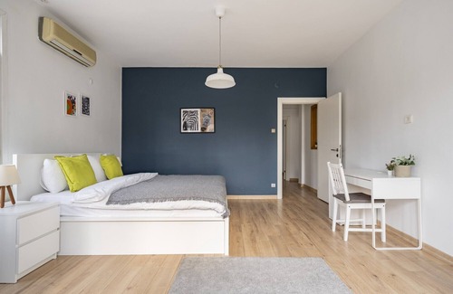 Goztepe Apartment | Stylish Flat 2 min to Bagdat Street in Kadikoy