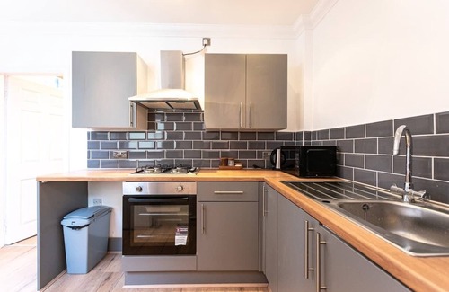 Liverpool Apartment | Stylish Flat, Ideal for Business & Long-Term Stays
