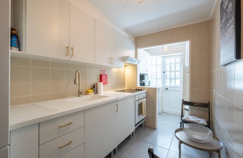 Garajau Apartment | Stylish Garden Apartment by GALMI