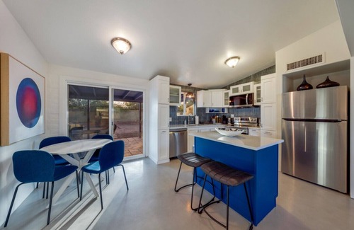 Casas Adobes House | Stylish/Grill/3 BR 2 BA/Carport/Big Yard