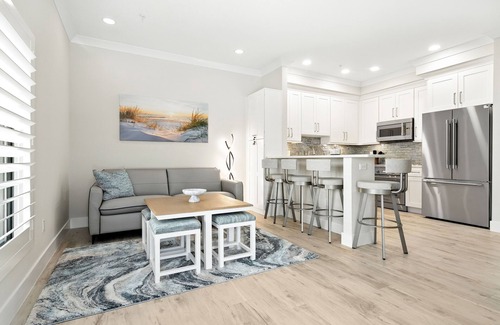 Central Sarasota Apartment | Stylish Gulfside Sarasota Suite – Near the Sand