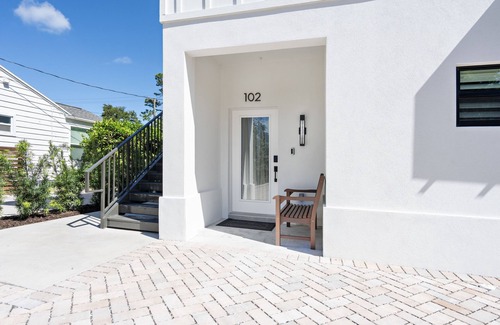 Central Sarasota Apartment | Stylish Gulfside Sarasota Suite – Near the Sand