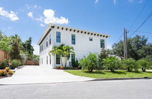 Central Sarasota Apartment | Stylish Gulfside Sarasota Suite – Near the Sand