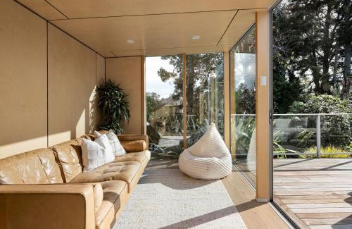 Te Rapa House | Stylish Gully Retreat with Spa and Office