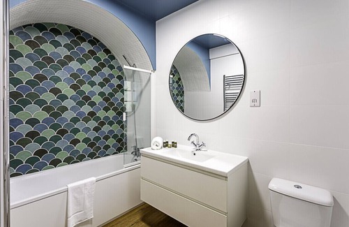Highgate Apartment | Stylish Highgate Haven Apartment