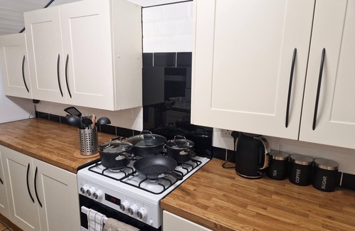 Manchester House | Stylish Home 5mins to Etihad, Coop Live & 15mins to Manchester City Centre