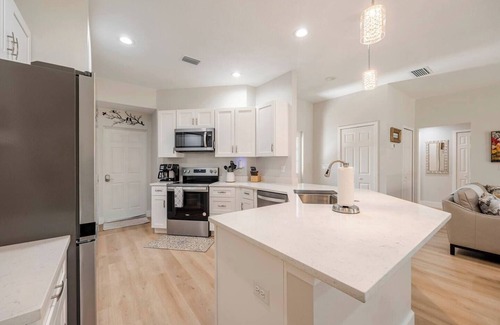 Mount Dora House | Stylish home perfect for couples or a family getaway.