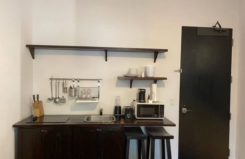 Northeast Miami Hotel | Stylish Hotel Room in Biscayne Blvd - 4Z