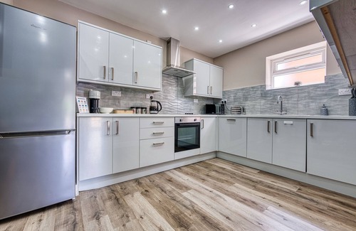 Olton House | Stylish House- B'ham Airport and NEC, Solihull
