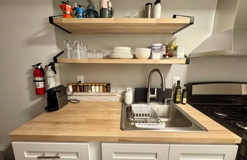 Historic Downtown Apartment | Stylish Jersey City 1BR w/Fast NYC Commute & Family-Friendly Vibe