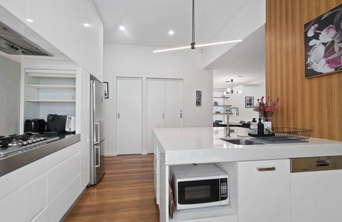 Kensington House | Stylish Kensington Home with Outdoor Area