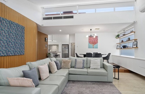 Kensington House | Stylish Kensington Home with Outdoor Area