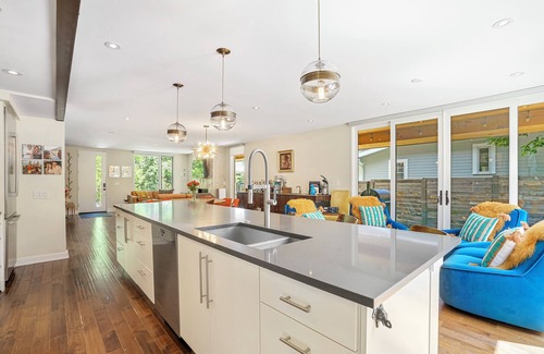 Boulder House | Stylish Luxe Retreat in Central Boulder steps from trails/Pearl Street w cats!