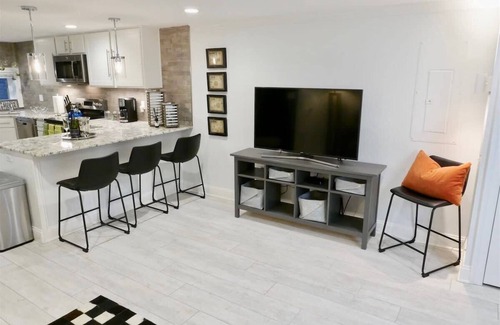 Shaw Apartment | Stylish & Modern Apt Shaw PKING!