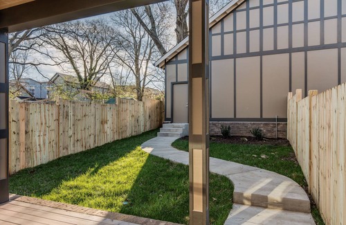 Salemtown House | Stylish Nashville Retreat in Germantown | Luxury Home with 3 Bedrooms & Loft