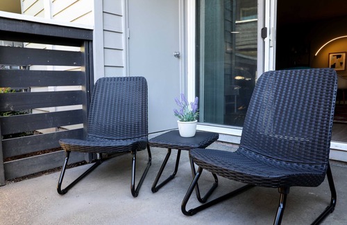 Cedar Hills Apartment | Stylish, New & Clean 1b apt w/King Bed+Pool+Gym+Parking