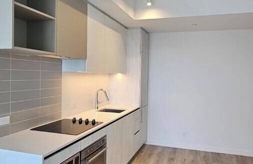 Vaughan Condo | Stylish New Condo up to 4 People