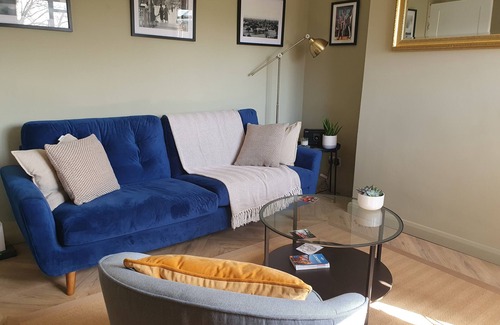 Oval Apartment | Stylish Newly Renovated 1 Bedroom Flat Close To London's Main Attractions