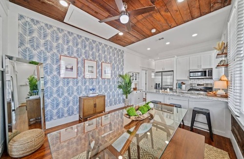 Galveston House | Stylish Oasis ~ Heated Pool ~ 2 Blocks to Beach ~ Full Guesthouse
