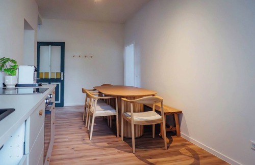 Celle House | Stylish Old Town Apartment with Parking - Quiet - Central