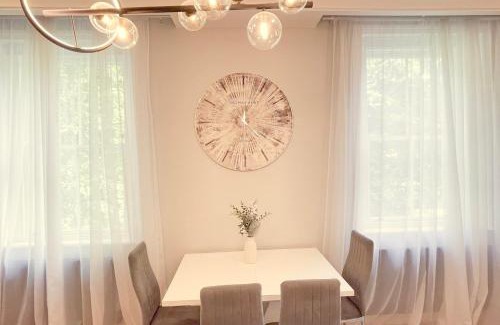 Paddington Apartment | Stylish One Bed Flat in Paddington Pool and gym next door Free secure underground parking nearby