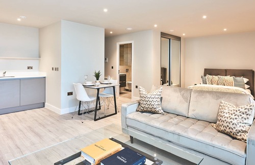 Bracknell Apartment | Stylish One Bedroom Apartments with Free Parking
