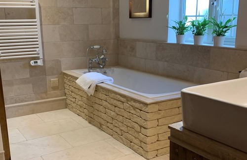 Churchill Apartment | Stylish One Bedroom Cotswold Cottage in Churchill Oxfordshire