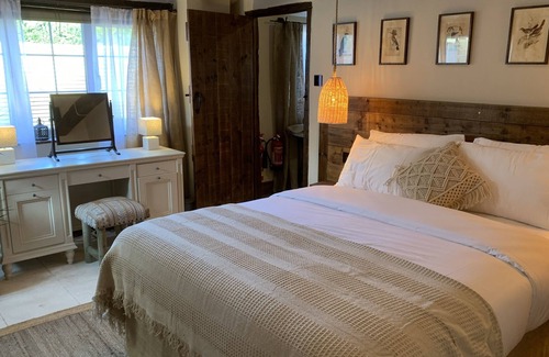 Churchill Apartment | Stylish One Bedroom Cotswold Cottage in Churchill Oxfordshire