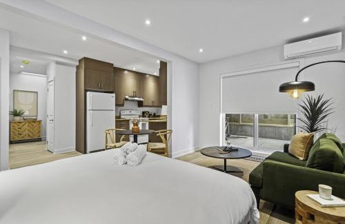 Little Italy Apartment | Stylish Open-Space Studio by Jean Talon Market