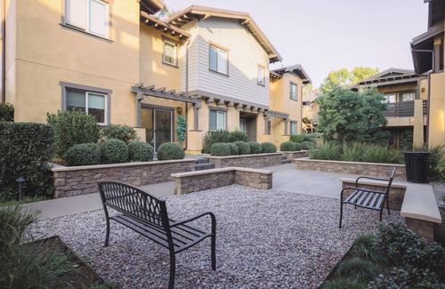 Lamanda Park Apartment | stylish Pasadena retreat