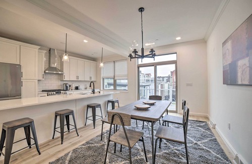 Central Northside House | Stylish Pittsburgh Townhouse w/City Views!