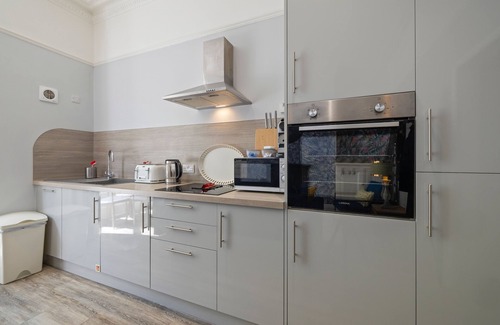 Plymouth Apartment | Stylish Plymouth Gem