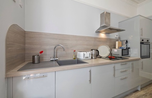 Plymouth Apartment | Stylish Plymouth Gem