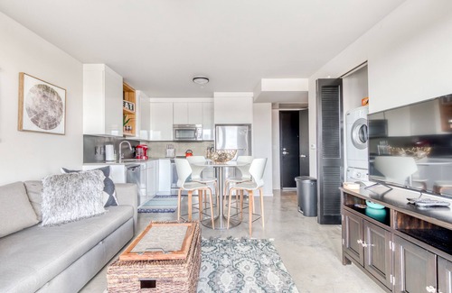 Uptown Condo | Stylish Q21 Condo with Amazing Views & Walkable NW Locale