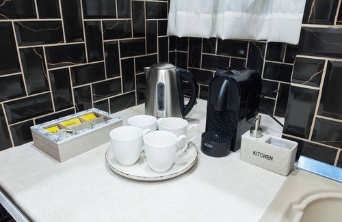 Mousio Apartment | Stylish Renovated 2 Bd Apt in Exarcheia