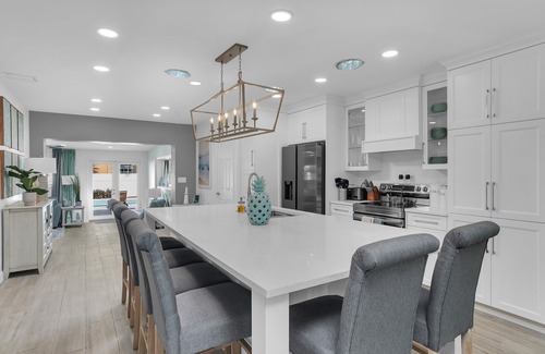 Melaleuca Gardens House | Stylish & Renovated 4BR W/Tiki + Heated Pool