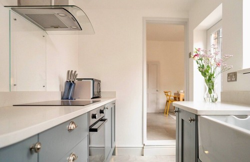 York House | Stylish Retreat Inside City Walls